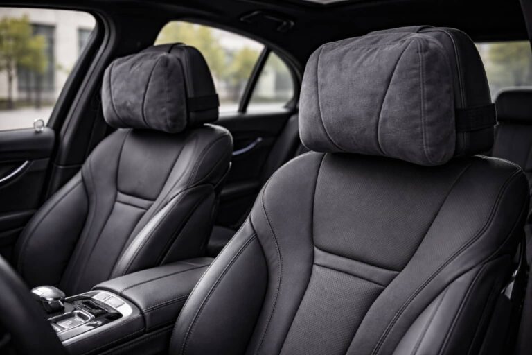 Подушка на подголовник из Alcantara