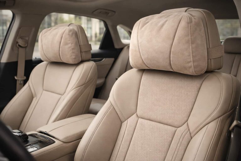 Подушка на подголовник из Alcantara